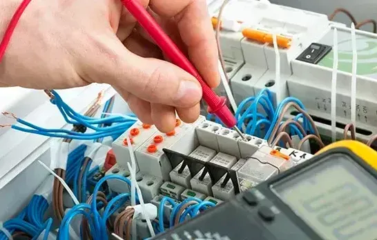 Professional electrician in Manor Park